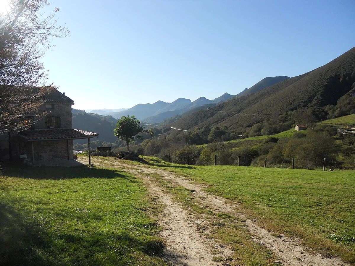 Context photograph of Sierra de Peñamayor in Asturias, Spain